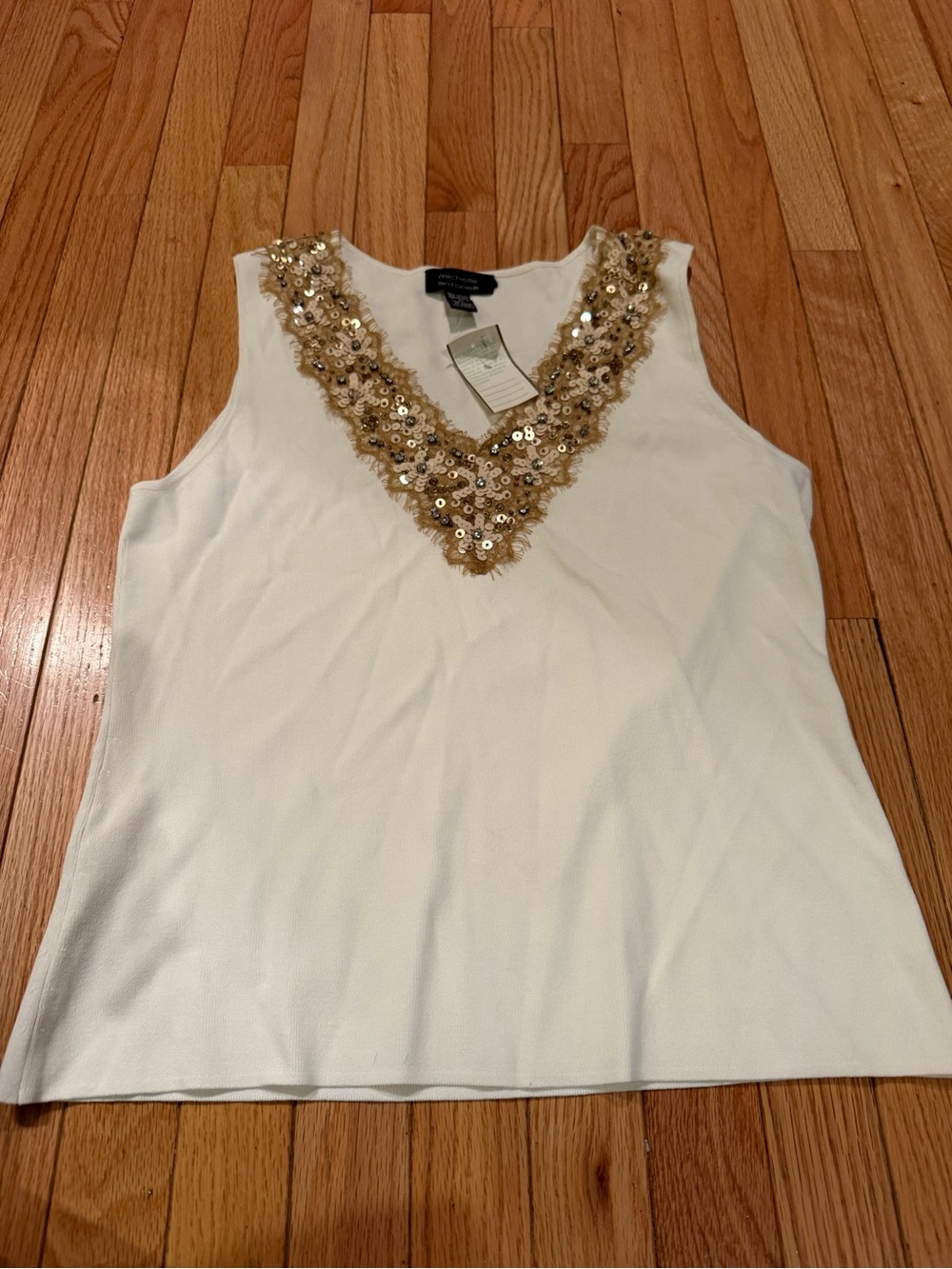 Michelle Antonelli Cream Embelisshed Sequin V-Neck Sleeveless Top - Picture 2 of 6